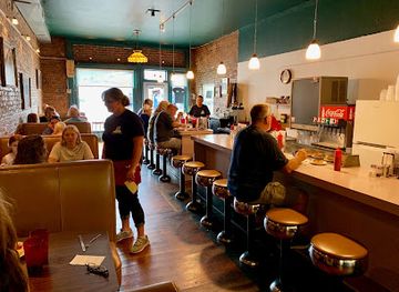 indiana/richmond/restaurant/aj-s-main-street-diner