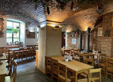 germany/altbayern/restaurant/bratwurstherzl