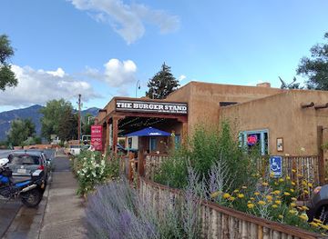 new-mexico/enchanted-circle/restaurant/the-burger-stand-taos-ale-house