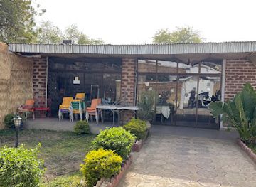 cameroon/east-region/restaurant/the-meals-are-delicious-and-environment-is-sparkling