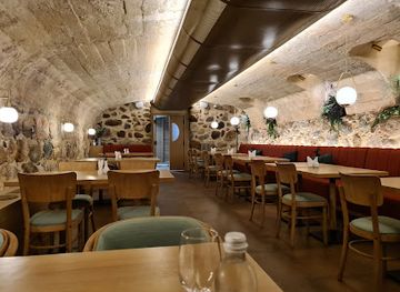 lithuania/vilnius/old-town/restaurant/bazilijonai