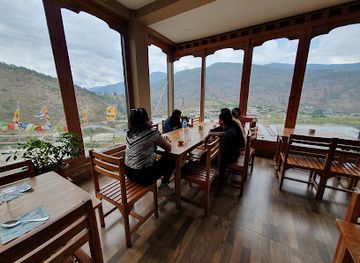 bhutan/wangdue-phodrang/restaurant/rinchenling-cafeteria