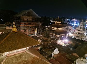 nepal/patan/restaurant/mo-mo-king-rooftop
