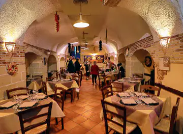 Ristorante 'A Canzuncella by night NAPOLI NOTTE