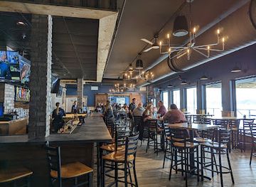 minnesota/western-minnesota/restaurant/willy-s-on-the-water