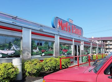 tennessee/pigeon-forge/restaurant/mel-s-classic-diner