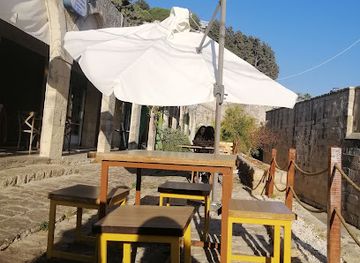 lebanon/deir-el-qamar/restaurant/token-burgers-and-more