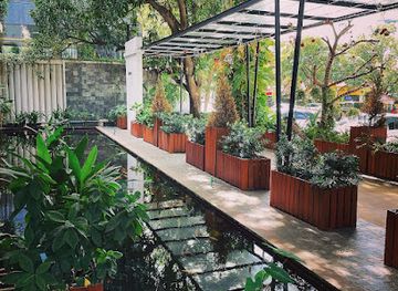 cambodia/kampong-speu/restaurant/topaz-norodom