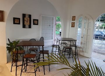 jamaica/john-crow-mountains/restaurant/easy-vybz-cafe