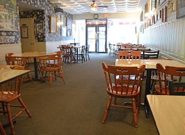 kentucky/owensboro/restaurant/the-famous-bistro