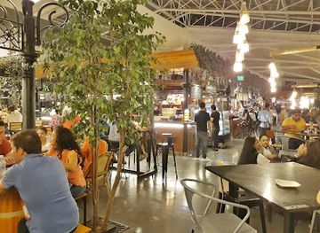 ecuador/guayaquil/malecon-2000/restaurant/mercado-del-rio