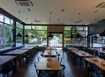 philippines/bohol/tagbilaran-city/restaurant/smoque-bistro-cafe-bar