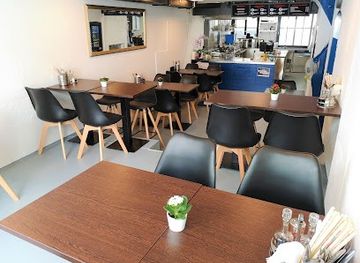 switzerland/zurich/restaurant/long-wai