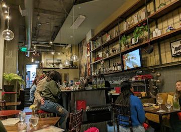 wisconsin/milwaukee/third-ward/restaurant/cavas