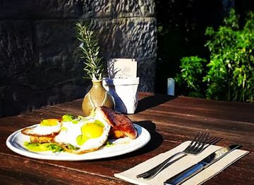 australia/central-west/restaurant/lochiel-house