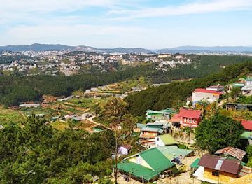 vietnam/dalat/langbiang-mountain/restaurant/le-alpi-da-lat-restaurant