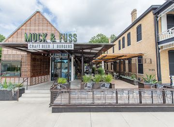 texas/new-braunfels/restaurant/muck-fuss-craft-beer-and-burgers