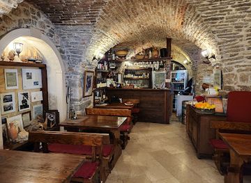 montenegro/kotor-bay/restaurant/restoran-cesarica