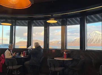 Dirty burger and ribs