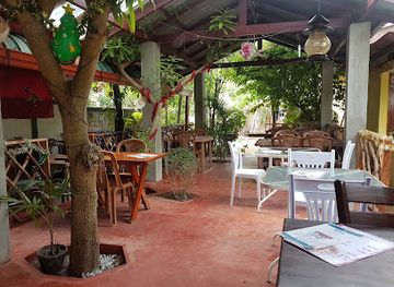 sri-lanka/mirissa/restaurant/no-1-dewmini-roti-shop