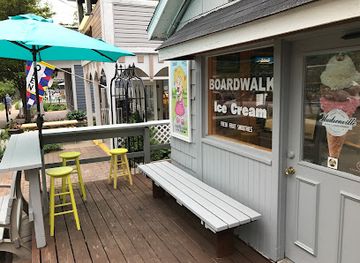 michigan/saugatuck/restaurant/boardwalk-deli-ice-cream