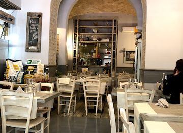 vatican-city/belvedere-courtyard/restaurant/la-locanda-di-pietro