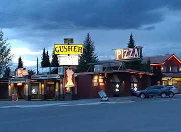 montana/yellowstone-national-park/restaurant/gusher-pizza-sandwich-shoppe