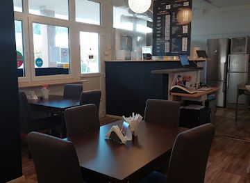 hungary/sopron/restaurant/papir-sarkany-azsiai-etterem