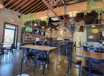 kansas/bluestem-pasture/restaurant/the-hub-brick-oven-brewery