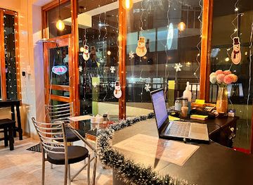 india/shillong/laban/restaurant/around-the-corner