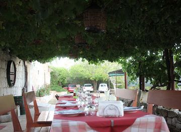 croatia/posavina/restaurant/maxo