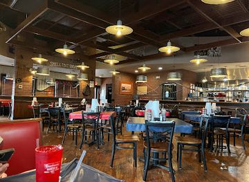 illinois/grand-prairie/restaurant/bandana-s-bar-b-q-mt-vernon-il