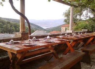 croatia/hvar/restaurant/kastil-gospodnetic-agroturizam