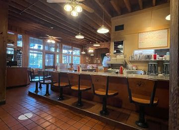 oregon/mount-hood-national-forest/restaurant/huckleberry-inn-restaurant