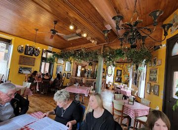 illinois/galena-historic-district/restaurant/vinny-vanucchi-s