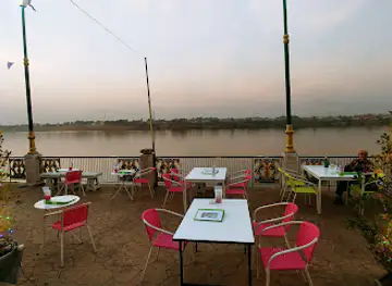 Macky's Riverside Kitchen