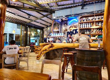 ecuador/galapagos-islands/restaurant/the-rock-galapagos