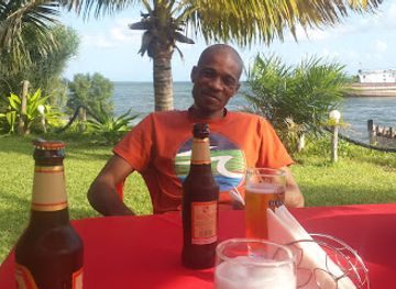 mozambique/inhambane/restaurant/ti-jamu-snack-bar