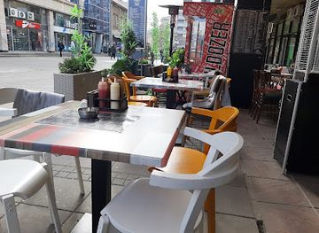 serbia/nis/restaurant/night-day