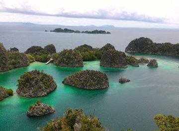 indonesia/raja-ampat/restaurant/warung-cahaya-bone-waisai-raja-ampat