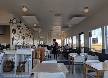 california/joshua-tree/restaurant/la-copine