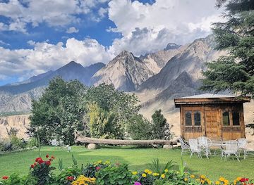 pakistan/kalash-valley/restaurant/ayun-fort-inn