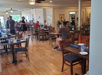 wisconsin/door-county/restaurant/harbor-fish-market-grille