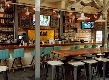 south-carolina/charleston/restaurant/poogan-s-smokehouse