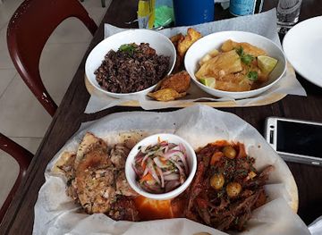 honduras/central-highlands/restaurant/cubanos-kitchen