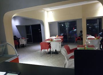 uganda/lake-bunyonyi/restaurant/steamy-cafe