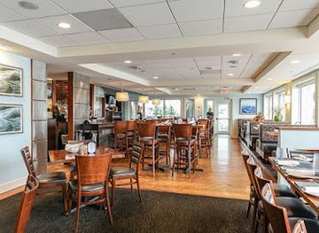 michigan/muskegon/restaurant/the-lake-house-waterfront-grille-and-event-center