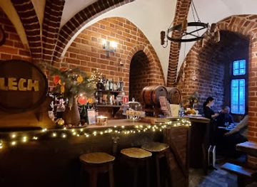 poland/kashubian-switzerland/restaurant/restauracja-piwniczka