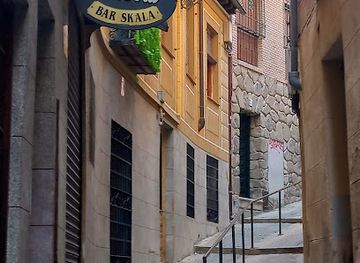 spain/toledo/casco-historico/restaurant/taberna-skala