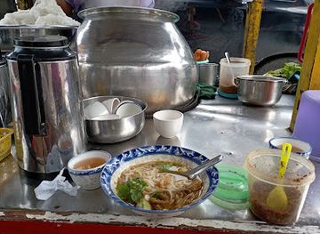 myanmar-burma/kyaiktiyo/restaurant/lhe-ka-le-lu-moun-hang-hka